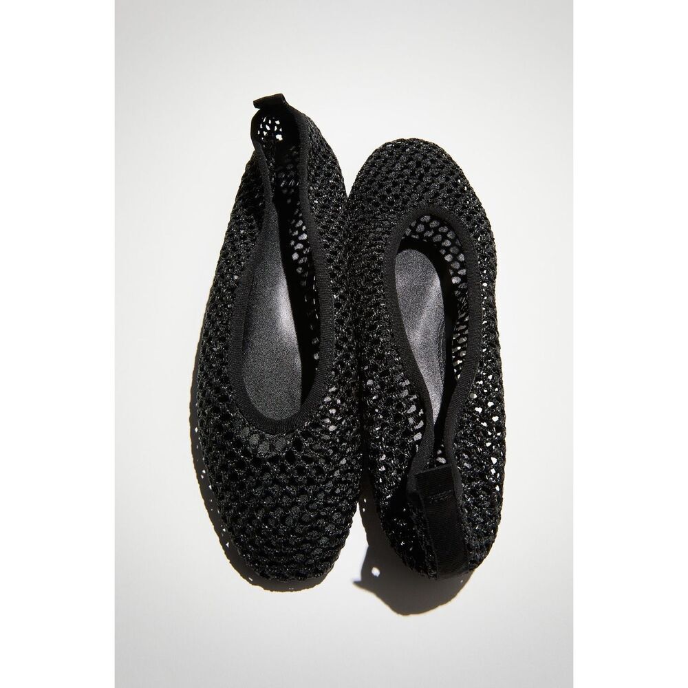 ✨H&M BRAIDED BLACK SZ 40 FLATS✨